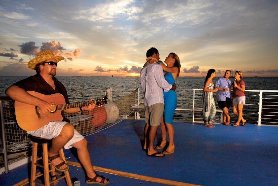 Key West: Sunset Sail with Live Band, Drinks, and Appetizers - Entering The Cruise: Where You Meet and What to Do First