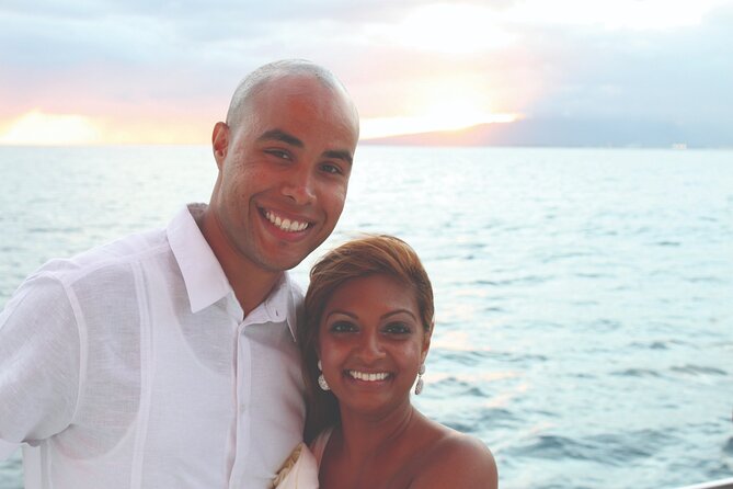 Kona Signature Catamaran Sunset Sail - Food and drinks on board: more than just “snacks”
