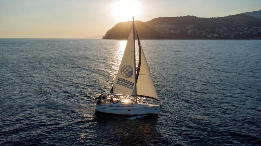 La Herradura-Maro-Nerja: Sailing at Sunset - Who should book this La Herradura–Maro–Nerja sunset cruise