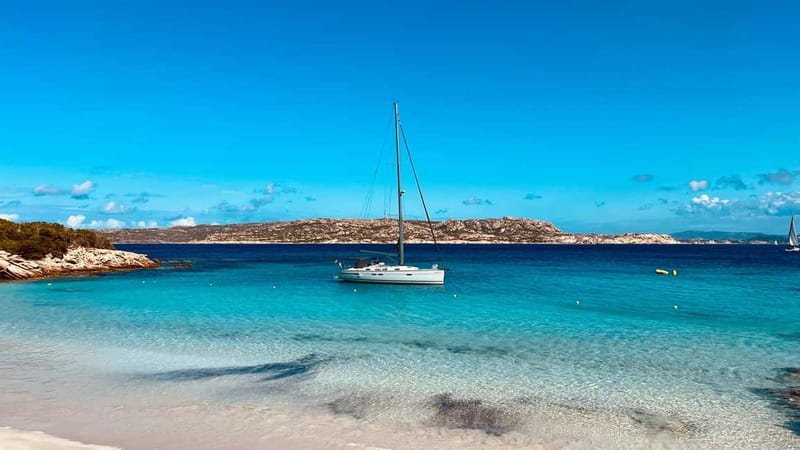 La Maddalena Arcipelago: Sailing boat tour with lunch - Comfort and practicalities: what to bring and what to skip