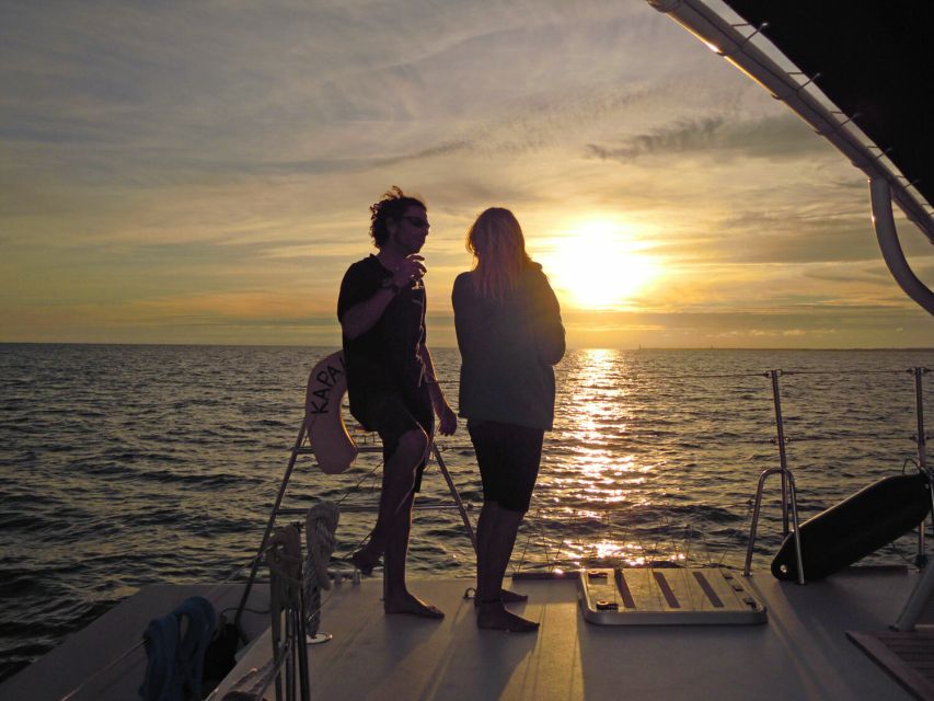 La Rochelle: 2-Hour Sunset Sailing Cruise - Finding the Dock: Between the Sea Path and the Historic Towers