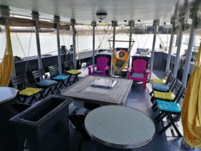 La Rochelle: Sailing Cruise - Coastline and monuments: from the bay to the lighthouse line