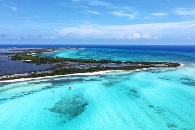 Lagoon 39ft Private Catamaran 5hr - El Cielo Full Experience - Lunch, snacks, and a top-shelf bar that turns time into fun