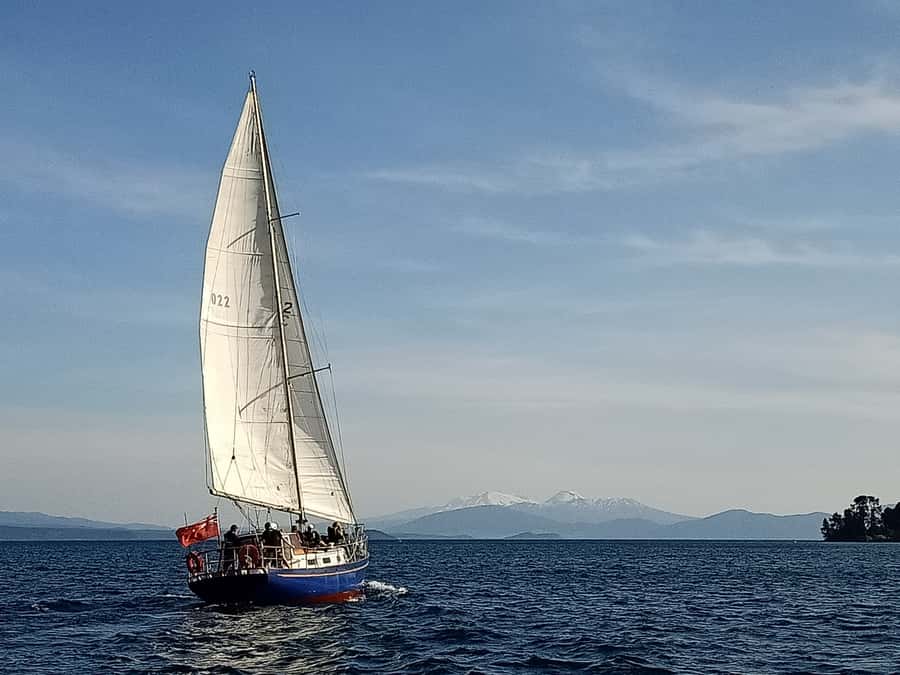 Lake Taupo: Classical Sailing to the Māori Rock Carvings - Wind, sails, and the moment the boat leans into the breeze