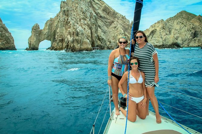 Lands End Luxury Sail and Snorkel Cruise in Cabo San Lucas - Lunch on board: snacks, drinks, and eating without killing the day