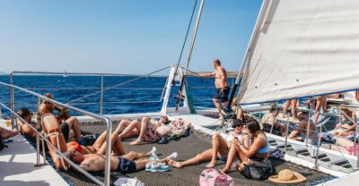Lanzarote: Day Trip to the Papagayo Beaches by Catamaran - Boarding Líneas Romero: welcome mojito, Spanish omelette, and onboard commentary