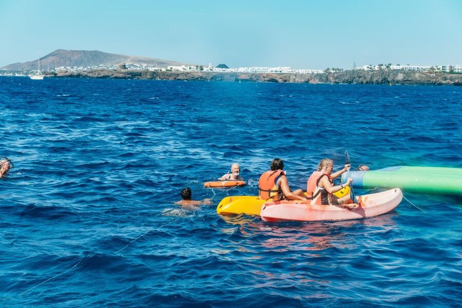 Lanzarote: Day Trip to the Papagayo Beaches by Catamaran - Sailing back: views, wind, and getting off the boat with a plan
