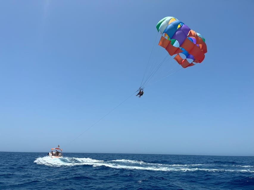 Lanzarote: Parasailing Adventure in Puerto del Carmen - Safety gear and the boat vibe: how the crew sets expectations
