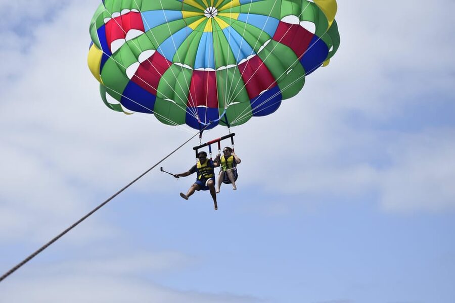 Lanzarote: Parasailing Adventure in Puerto del Carmen - Getting to the pier: hotel pickup and timing that actually matters
