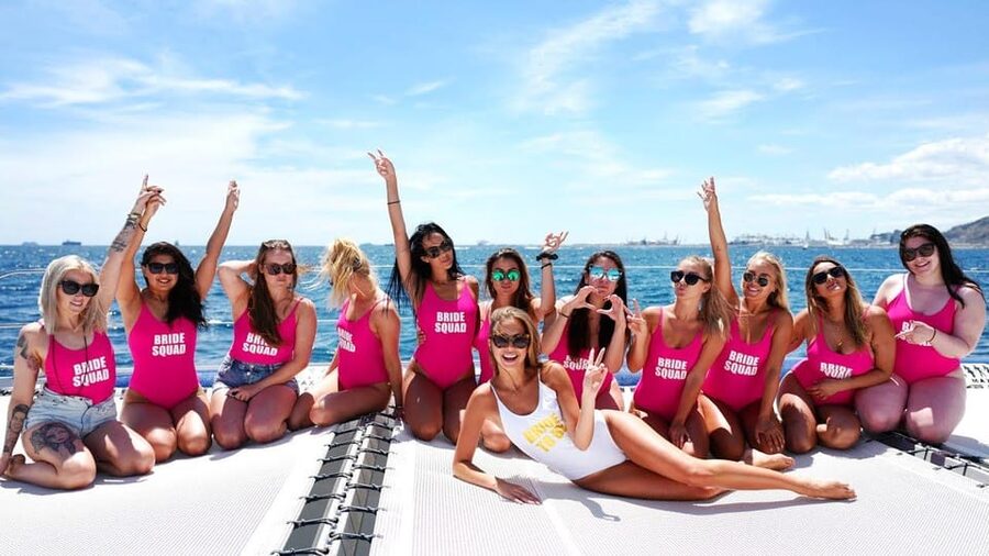 Lisbon: Catamaran Boat Party with Music, Open Bar & Dives - The Route That Puts Lisbon Highlights on Your Side of the Boat