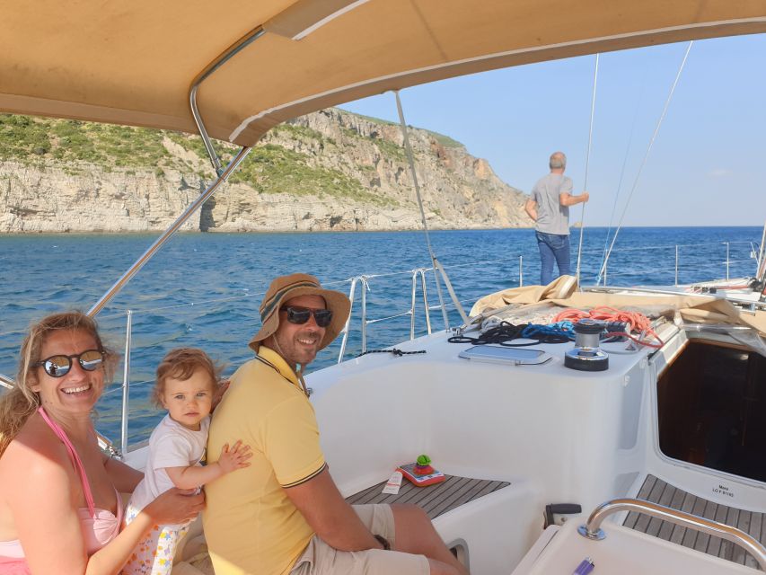 Lisbon: Champagne Sailing Tours - Drinks and Snacks: Champagne Included, and They Don’t Hold Back