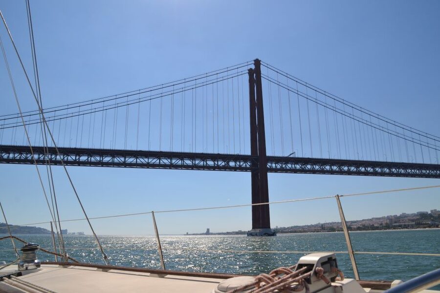Lisbon: Champagne Sailing Tours - Wind, Water, and Seasickness: Practical Tips for a Comfortable Cruise