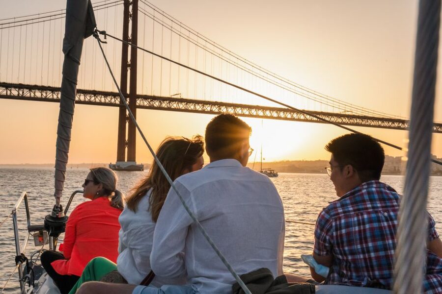 Lisbon: Daytime/Sunset/Night City Sailboat Tour with Drink - São Jorge Castle and Alfama: Lisbon’s Oldest Faces
