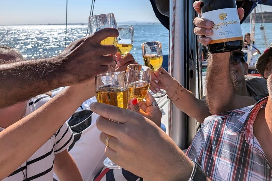 Lisbon: Private Boutique Boat Tour – Sail in Style - Who this private Tagus sail is best for