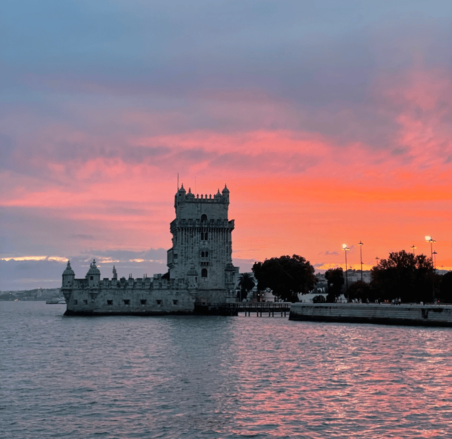Lisbon: Private Luxury Catamaran Tour with Welcome Drink - Swimming on the Tagus: when to choose 3h/4h and what to expect