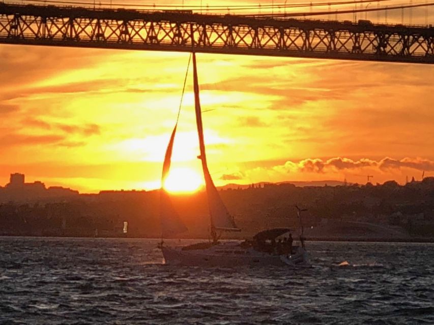 Lisbon: Private Sunset Sailing Tour with Champagne - Leaving Belém: passing Padrão dos Descobrimentos and Torre de Belém