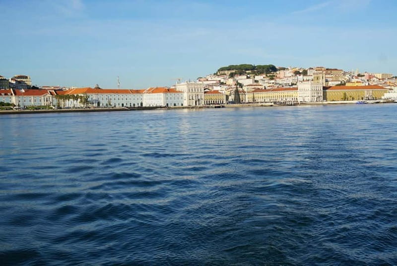 Lisbon: Sailing Boat Tour with Drinks & Pastel de Nata - Who this tour suits best (and who should think twice)