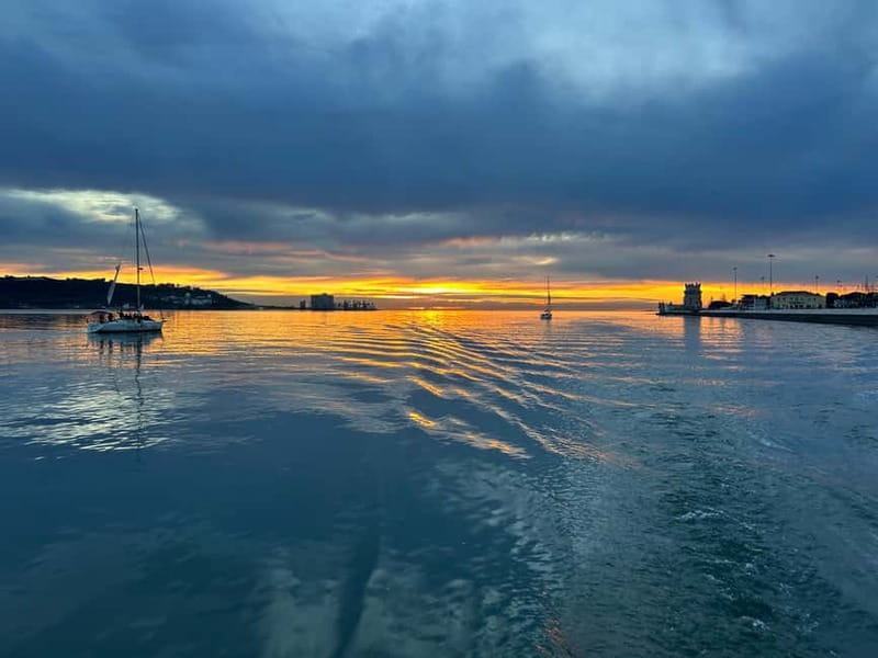 Lisbon: Sailing Boat Tour with Drinks & Pastel de Nata - What you get in 2 hours: Pastéis, drinks, snacks, and comfort