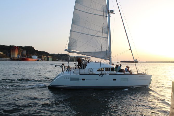 Lisbon Sailing Catamaran Public Cruise with drinks - Starting at Gate 3: Getting On Board Smoothly