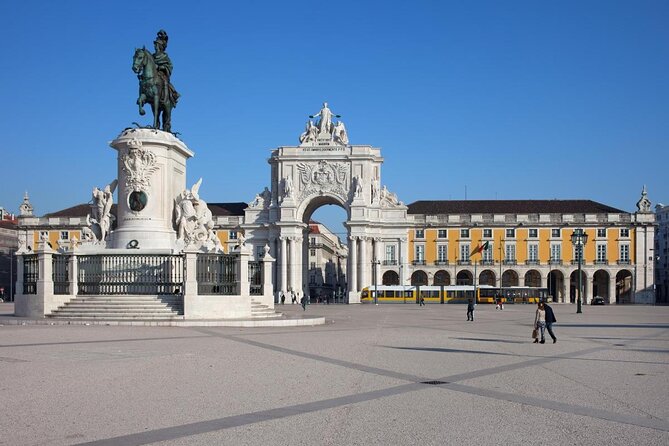 Lisbon Sailing Tour: 2-Hour Cultural Scenic Cruise with Wine - Key highlights to look for