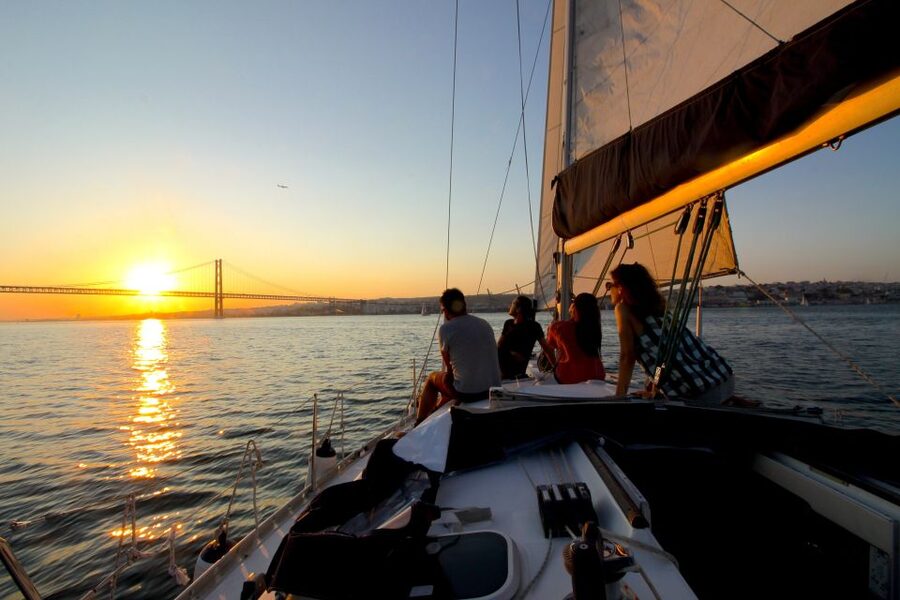 Lisbon: Sailing Tour with Wine and Snacks - Getting to DOCA DE ALCÂNTARA Gate 1 (the part that can trip you up)
