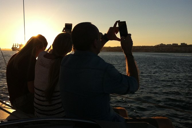 Lisbon Small Group 2h Sunset Sailing- Live Commentary & a Drink - Price and value: why two hours feels like the sweet spot