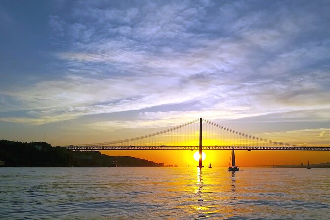 Lisbon Small Group Sunset Sailing 2h Cruise with Drinks Included - Key highlights that make this cruise worth it