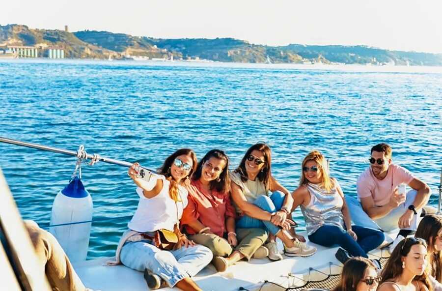 Lisbon: Sunset Catamaran Boat Tour with Music and Drinks - Should You Book This Lisbon Sunset Catamaran Cruise?