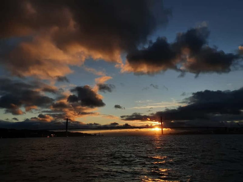 Lisbon: Sunset Catamaran Cruise with Drinks - Belém Tower and the waterfront classics you came for