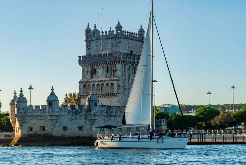 Lisbon: Sunset Sailing Boat Tour with Drinks - The 2-Hour Route: From Commerce Square to Cristo Rei Lights