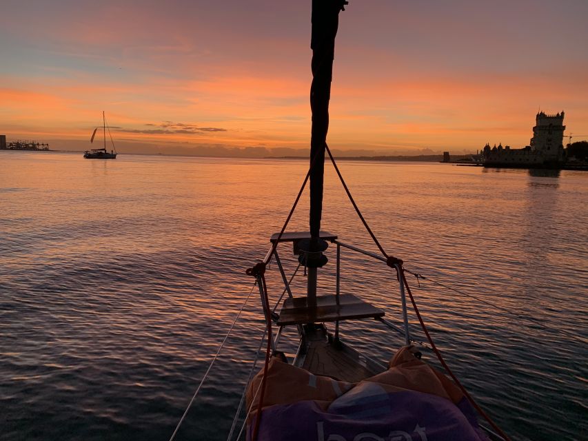 Lisbon: Sunset Sailing Cruise with Wine - Lisbon Sunset Sailing: Why the Tagus River is the best viewpoint