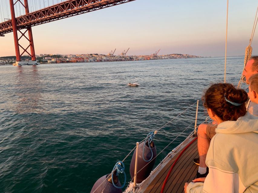 Lisbon: Sunset Sailing Cruise with Wine - Practical logistics that actually matter (meeting point, what to bring)