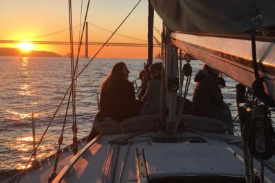 Lisbon Sunset Sailing Tour with White or Rosé Wine and Snacks - The Route: From Ponte 25 de Abril to Belém’s River Icons
