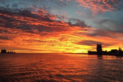 Lisbon: Sunset Sailing with Portuguese Wine and History - Doca de Santo Amaro: the meeting point that keeps things easy