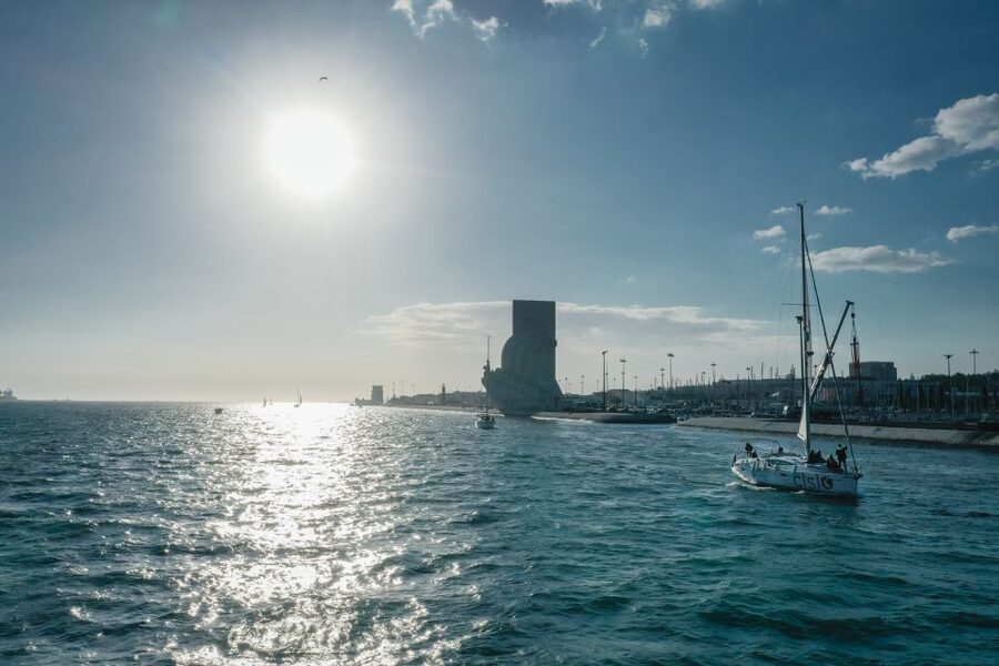 Lisbon: Tagus River Sailboat Tour - Comfort on Deck: Blankets, Front Seating, and Real-World Weather