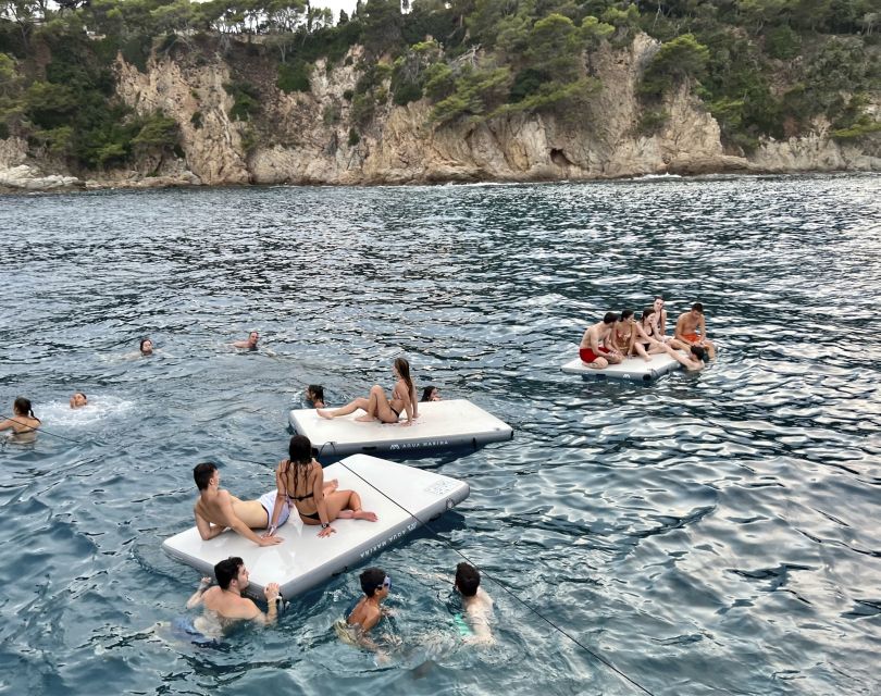 Lloret de Mar: Sunset Catamaran Cruise with DJ and Drinks - FAQ