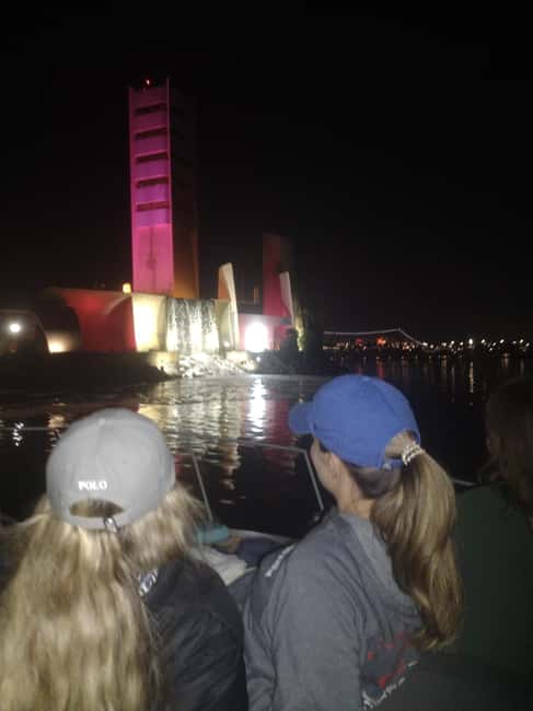 Long Beach: Private Night Yacht Cruise With City Lights - Day vs night: timing the city lights reflections