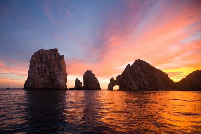 Los Cabos Private Yacht Whale Watching & Drinks - Up to 18 Guests - Price value: what $899 per group buys you