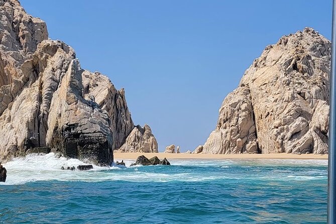 Los Cabos Yacht Adventure - Arch, Snorkel, Lunch, Drinks 1-18ppl - Cruise Time in Cabo San Lucas: Sunset by the Arch, Plus Music and Photos