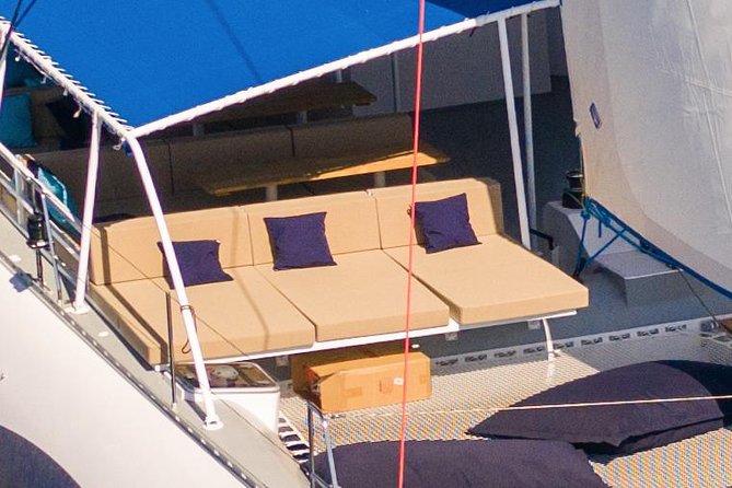 Lounge Catamaran SODADE Half-Day - Santa Maria to the Port of Palmeira: quick start, easy vibe