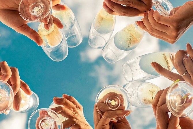 Luxury Catamaran Champagne Sunset Cruise - Drinks and Hors d’Oeuvres: How the Champagne Moment Sets the Tone