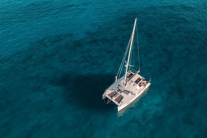 Luxury Catamaran Cruise, Dia Island –Open Bar & Lunch -Top Rated! - How the Dia stop works: about 3 hours in a protected bay
