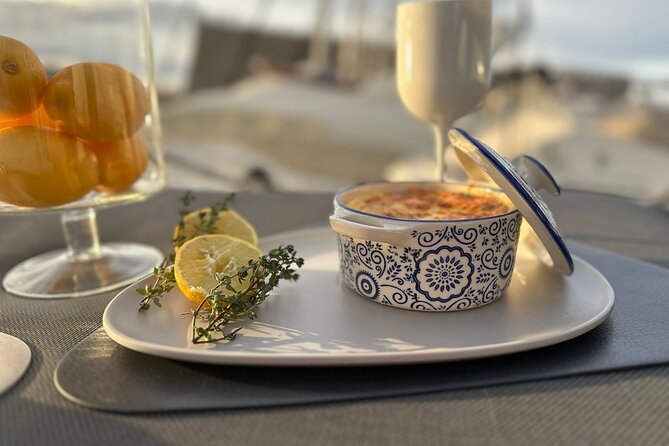 Luxury Catamaran Cruise, Dia Island –Open Bar & Lunch -Top Rated! - Getting the timing right: how to enjoy 3 hours of Dia Island time