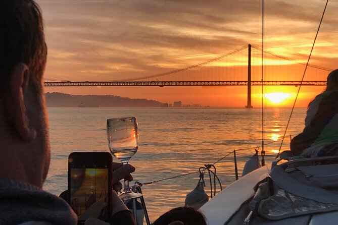 LUXURY Catamaran Sunset and Wine cruise - First impressions: why this Lisbon sunset cruise feels calmer