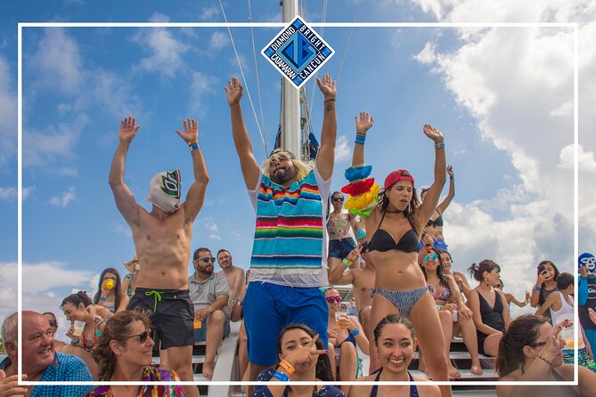 Luxury Catamaran tour to isla mujeres with transportation from Tulum - Exploring Isla Mujeres Town: Walk Time and Photo Moments