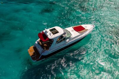 Luxury Private Yacht Charter Aruba - Eden Luca Yachts - On-board comfort that makes the ride feel easy
