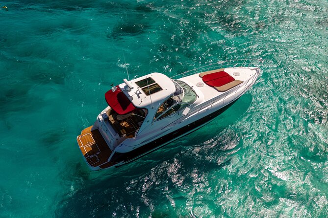 Luxury Private Yacht Charter Aruba - Eden Luca Yachts - On-board comfort that makes the ride feel easy