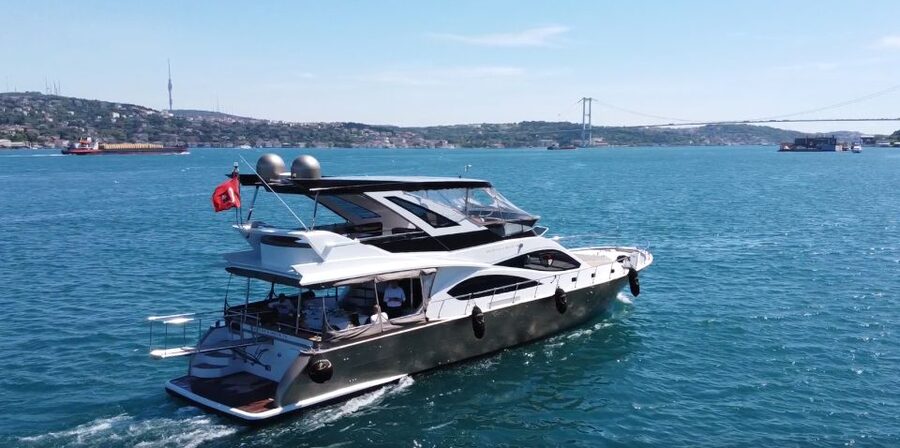 Luxury Private Yacht Rental - The landmark highlights and what each one means (and what to watch for)