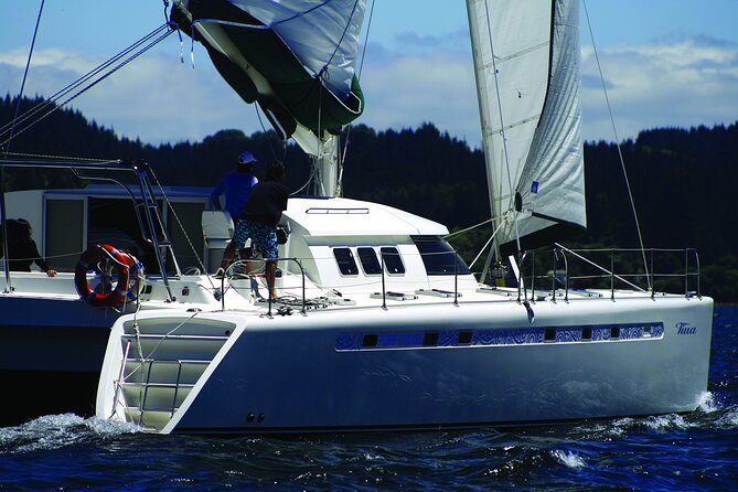Luxury Sailing - Māori Rock Carvings - Taupo Sailing Adventures - Luxury catamaran comfort on Lake Taupo, without the fuss