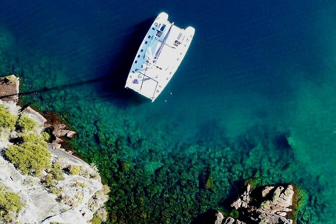Luxury Sailing - Māori Rock Carvings - Taupo Sailing Adventures - Māori rock carvings from the water: why this viewpoint is the point